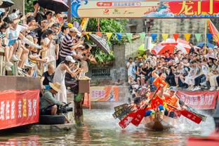 泰伦-卢：小卡赛前生病了 我一度不确定他会不会打